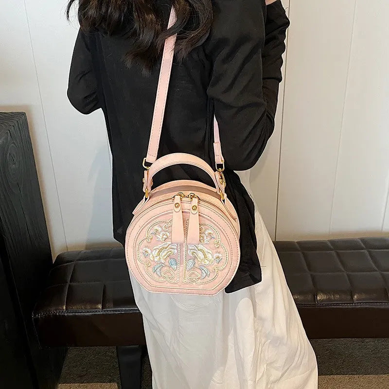 Chinese embroidery soft PU leather messenger bag with adjustable strap in horizontal square shape