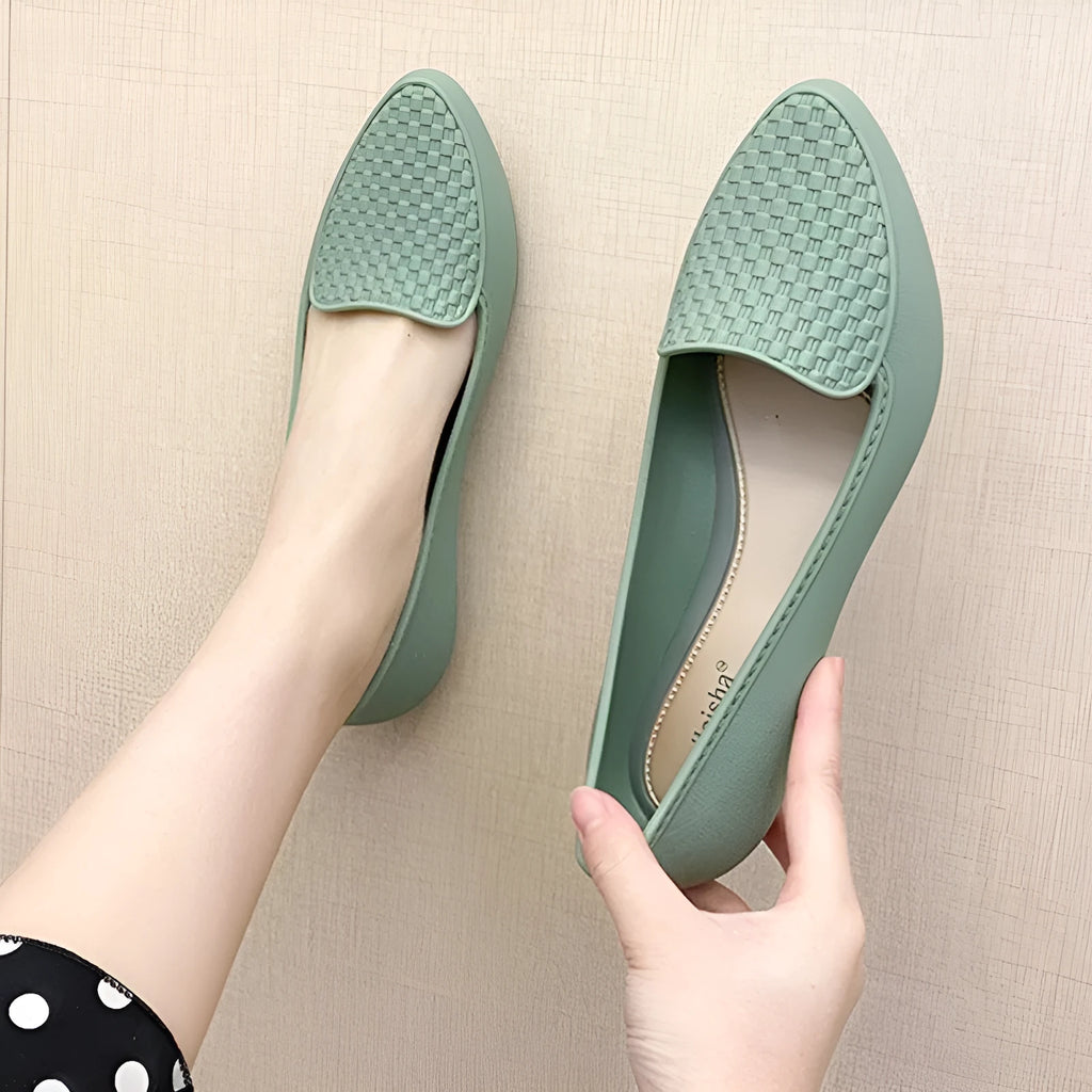 Women's Baotou anti-slip flat sandals with PVC upper in black, slip-on style for summer commute