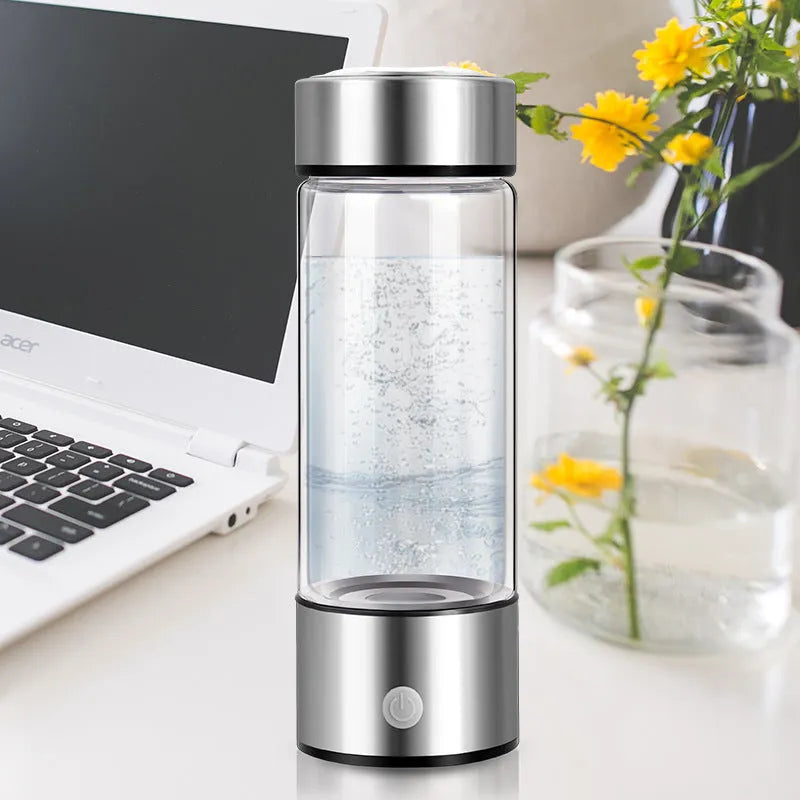 Electric hydrogen water generator bottle in borosilicate glass with portable rechargeable design