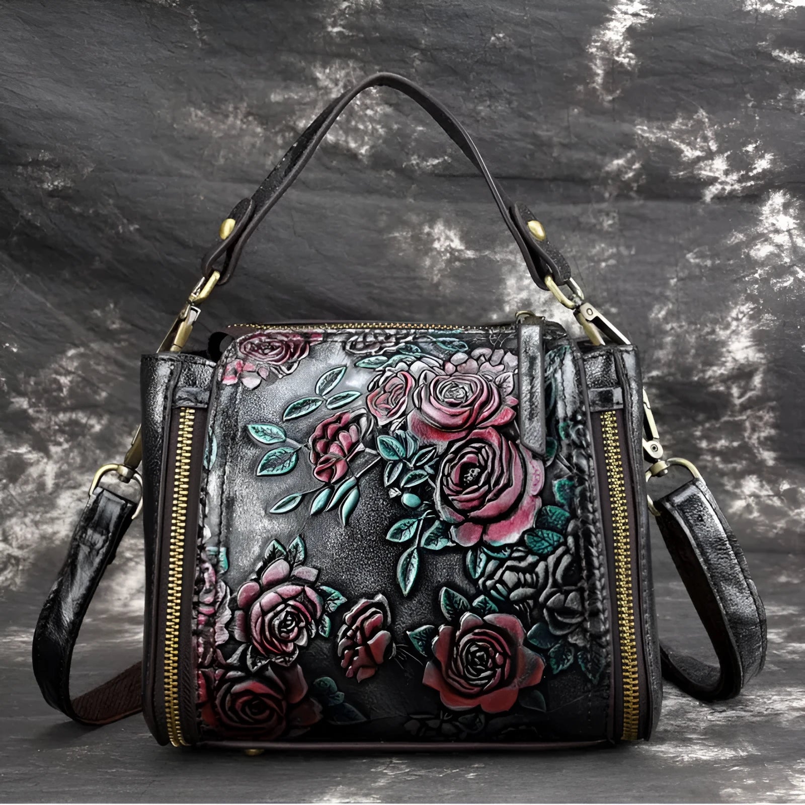 Genuine leather women's shoulder bag in square vertical model with multiple interior compartments