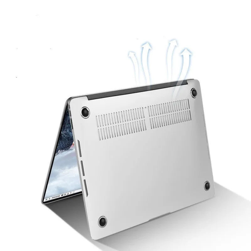 Transparent and black PC protective cases for Apple MacBook Pro 14.2-inch and 16.2-inch laptops.