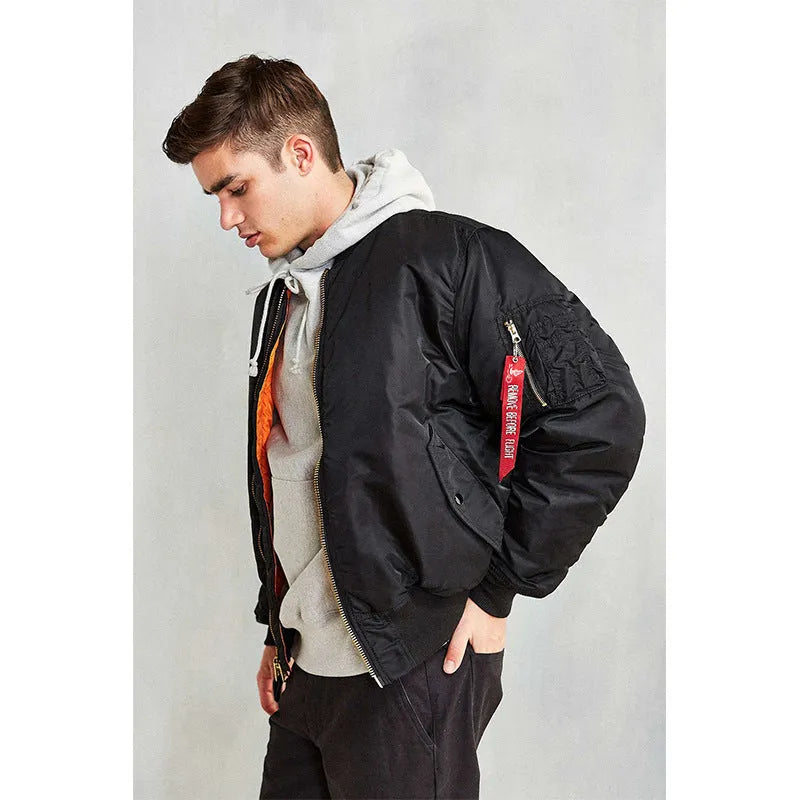 Men's loose-fitting American workwear pilot jacket in army green with cotton padding.