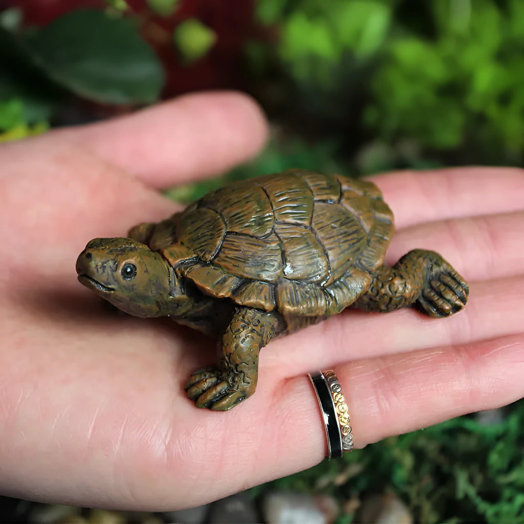 Resin turtle garden ornament with realistic details for miniature landscapes