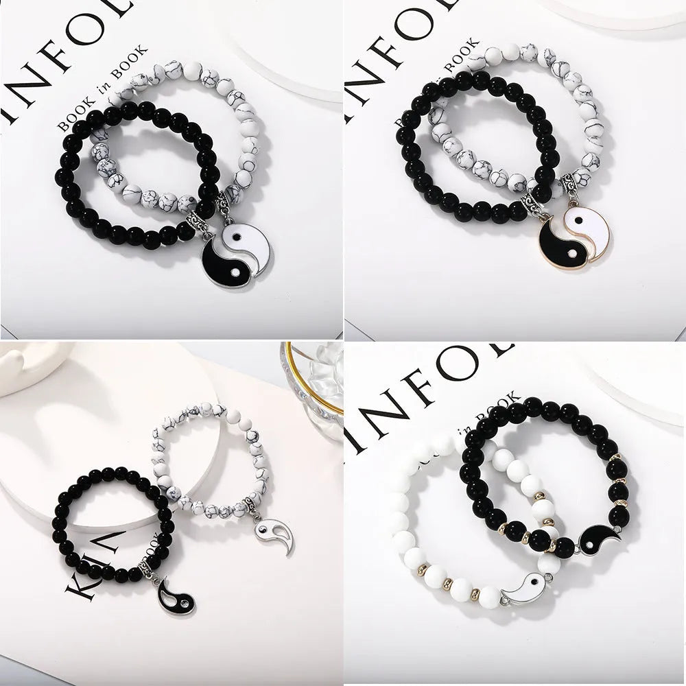 Geometric eight-diagram shaped alloy bracelet with electroplated finish