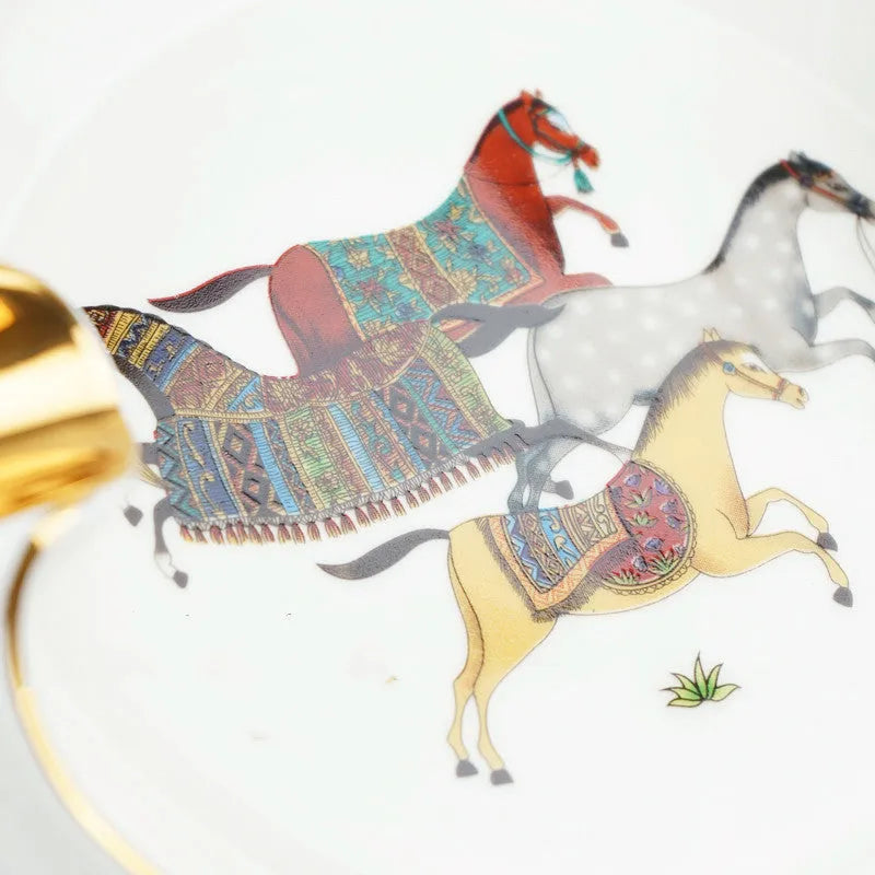 Bone ceramic cigar ashtray with manual gold drawing, 175mm square, horse colour finish