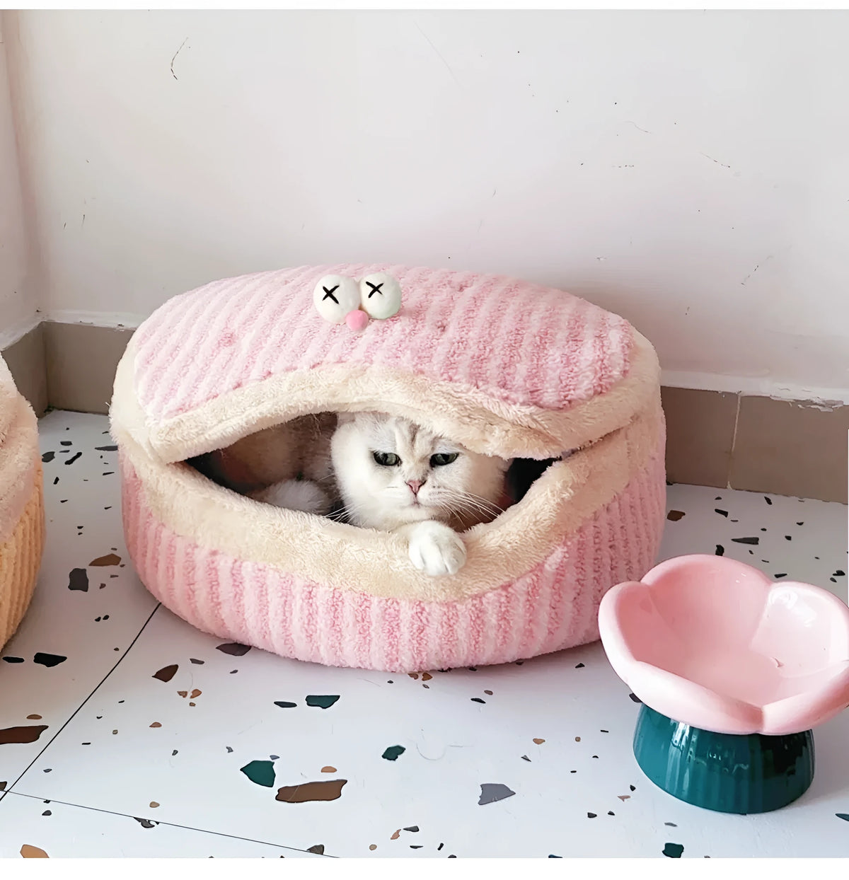 Causeway braised sandwich cat nest, 45cm diameter, 24cm height, pink and yellow, washable, for cats up to 7.5kg