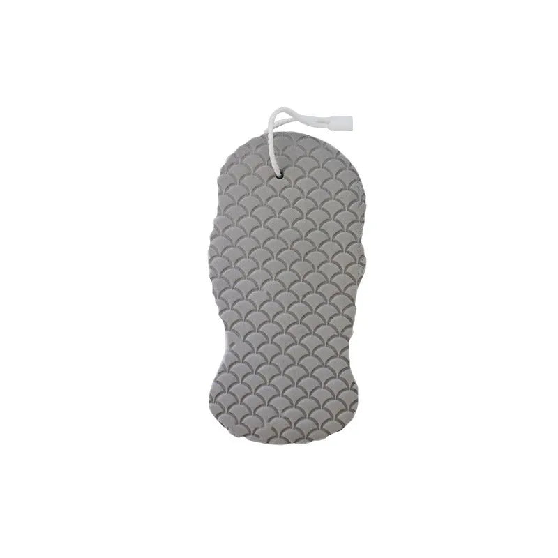 3D fish scale pattern bath sponge in white, grey, pink or light blue colours for gentle exfoliation