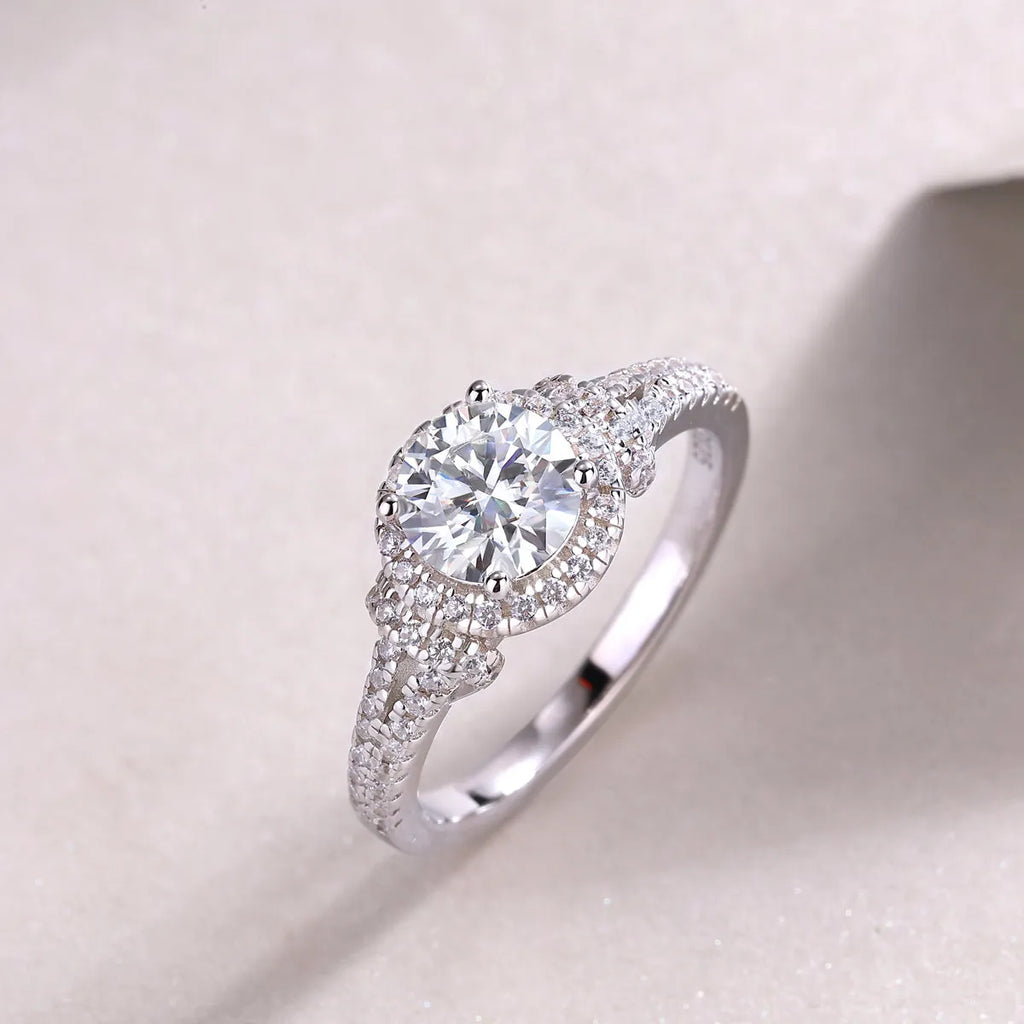 1 carat moissanite ring set in S925 silver with platinum plating, sizes 5-9, GRA certified with gift box