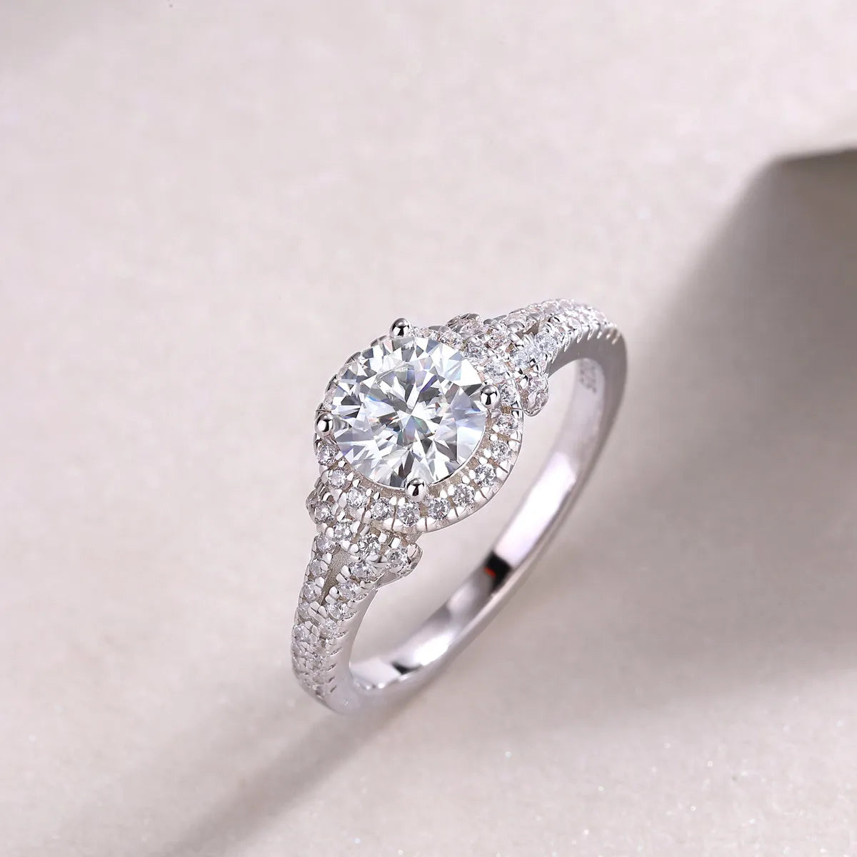 1 carat moissanite ring set in S925 silver with platinum plating, sizes 5-9, GRA certified with gift box