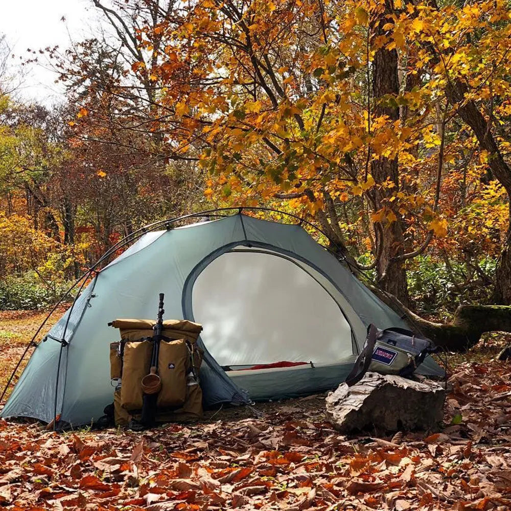 Outdoor thickened light luxury single person tent with carbon fibre frame and double-layer design in picture colour