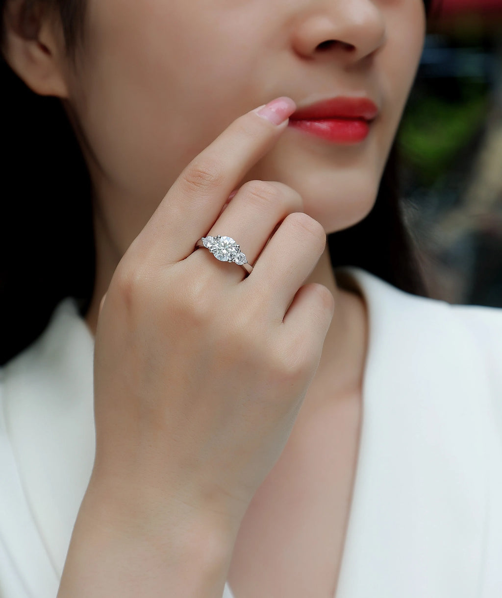 Wedding ring set with 2-carat moissanite in S925 silver gold-plated finish, GRA certificate included