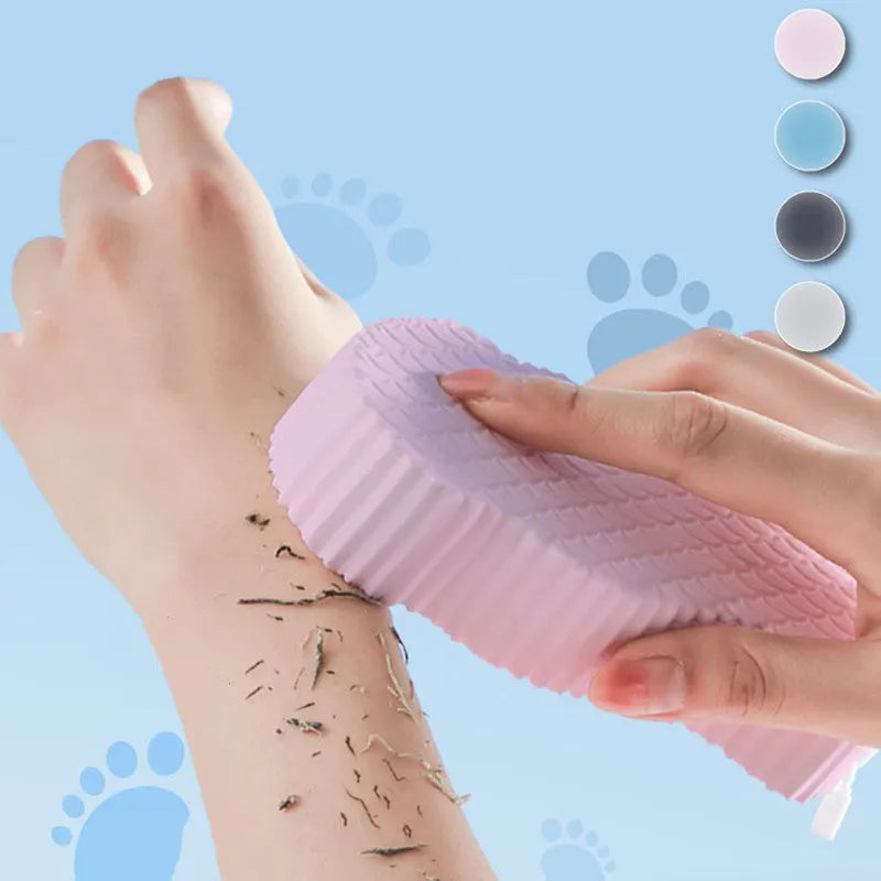 3D fish scale pattern bath sponge in white, grey, pink or light blue colours for gentle exfoliation