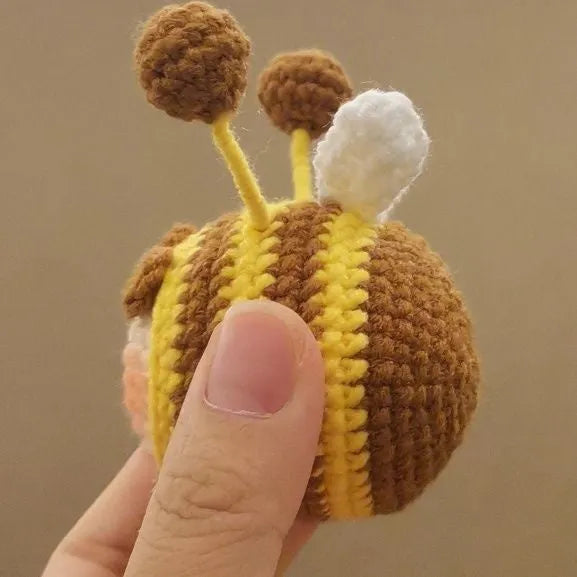 Handmade crocheted bee colonies for woolen dolls in plush with pendant decoration
