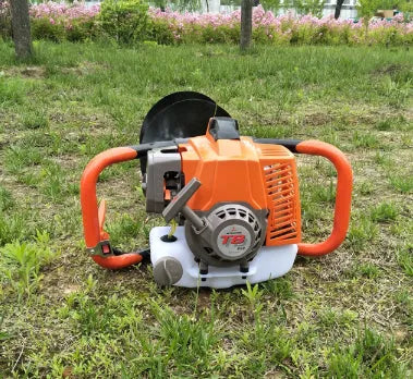 Portable gasoline-powered single-person hole digger for fruit tree fertilization and orchard digging