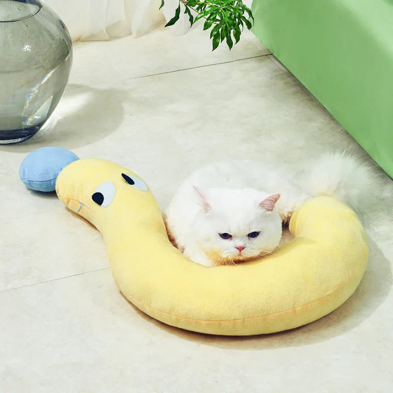 Blue rectangular pet pillow for cat or dog, dimensions 62 by 39 centimetres.