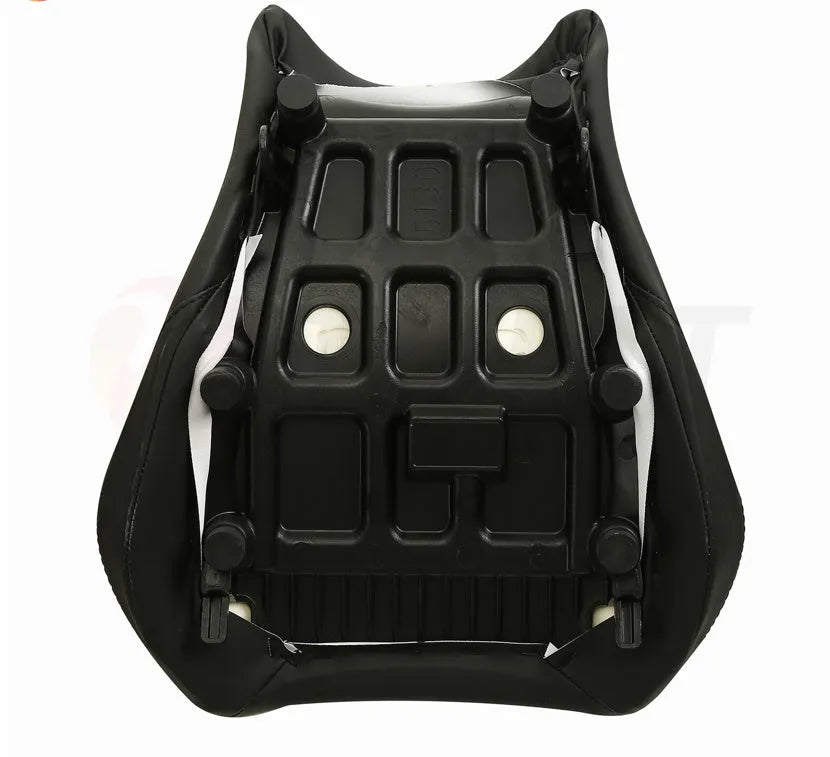 Black PU leather motorcycle seat cover fitted on a Suzuki GSXR1000, showing front and rear protection.