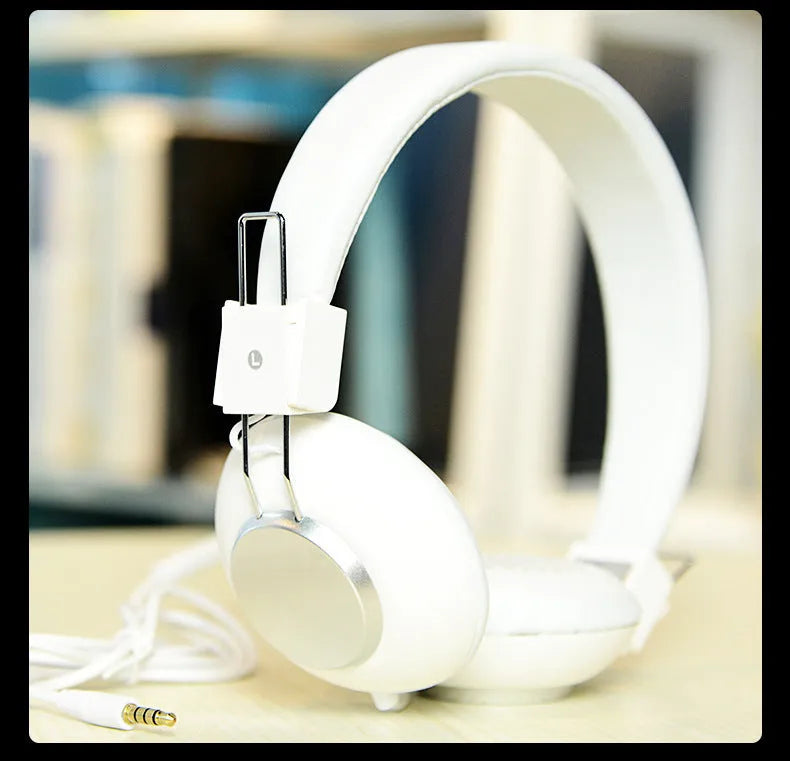 Wired head-mounted sports earphones with microphone in multiple colour options featuring 3.5mm straight plug