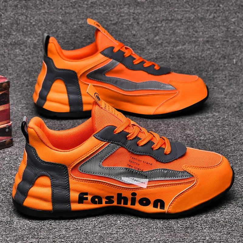 Men's breathable mesh sports shoes in black, low top lace-up with rubber sole and mid heel