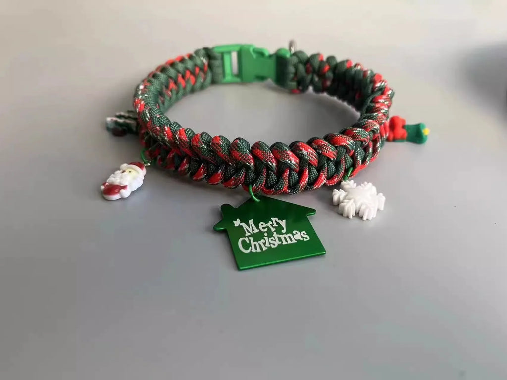 Hand-held polypropylene rope dog leash with P chain design in green colour with release buckle