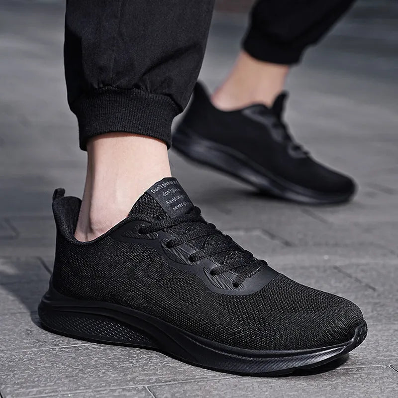 Men's lace-up running shoes with mesh upper, low-top platform sole, solid colour design, spring casual wear