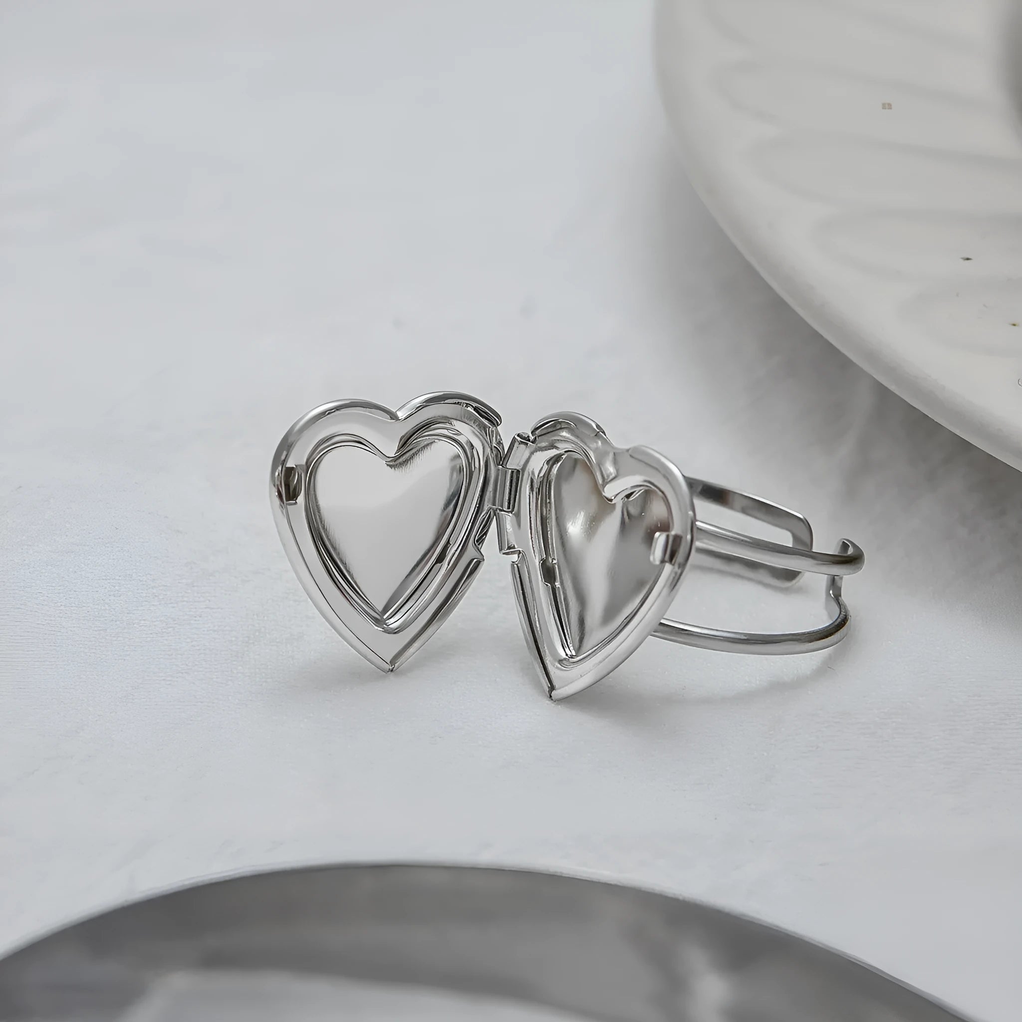 Stainless Steel Love Heart-shaped Ring for Women Electroplating Finish Fashion Jewellery JDRW2409013 JDRW2409013S