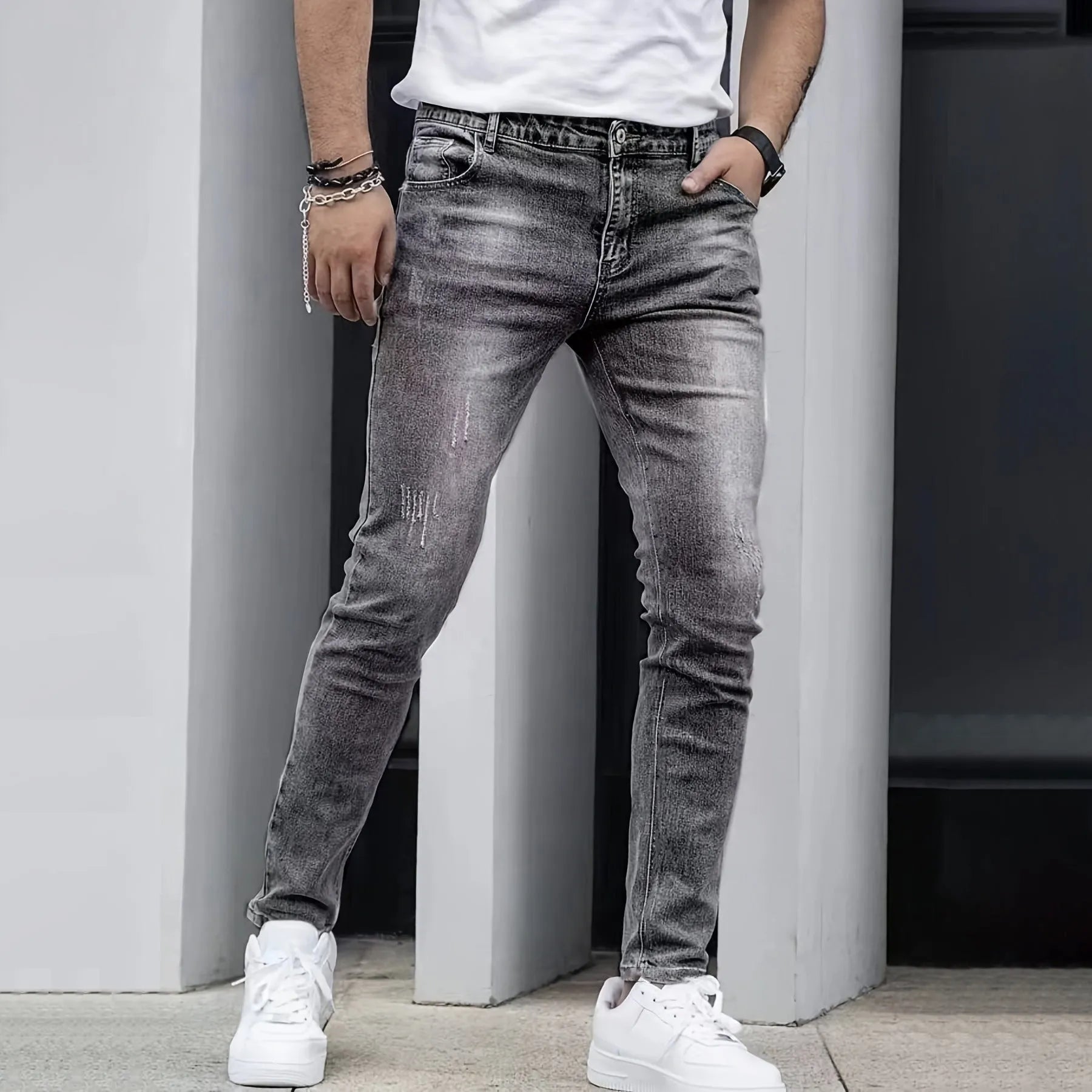 Men's stretch casual jeans in straight leg skinny fit with high elasticity cotton fabric