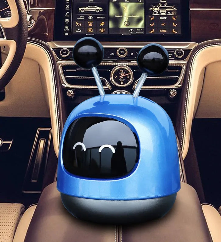 Robot-shaped car vent aromatherapy decoration with 40ml capacity in three flavour variants