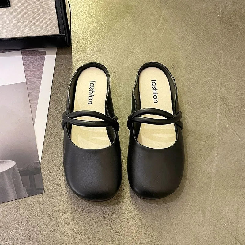 Women's baotou summer sandals with plastic upper in black, beige or green with flip-flop styling