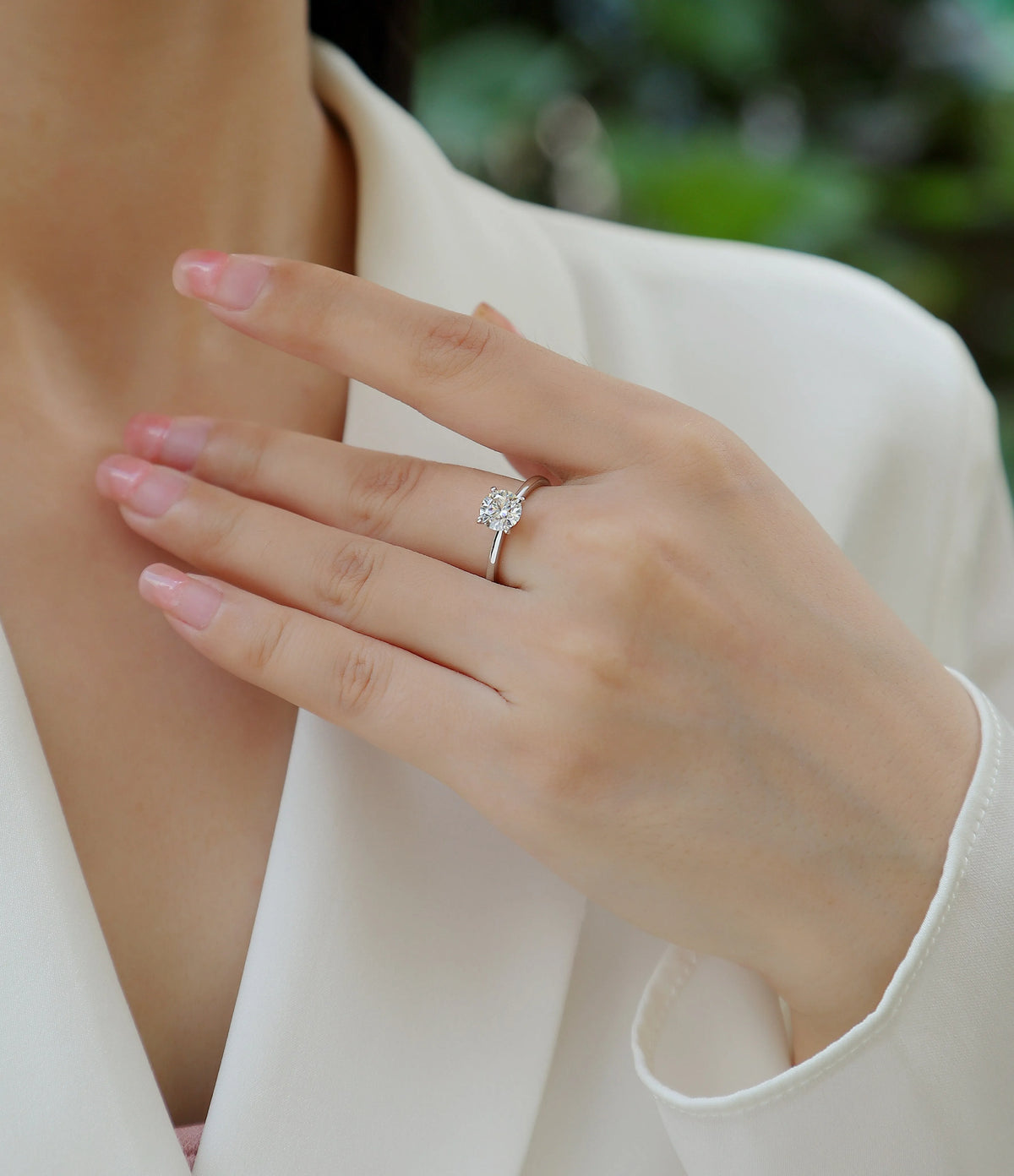 Oath moissanite wedding ring with 1 carat stone on platinum-plated S925 silver band, gift box packaging