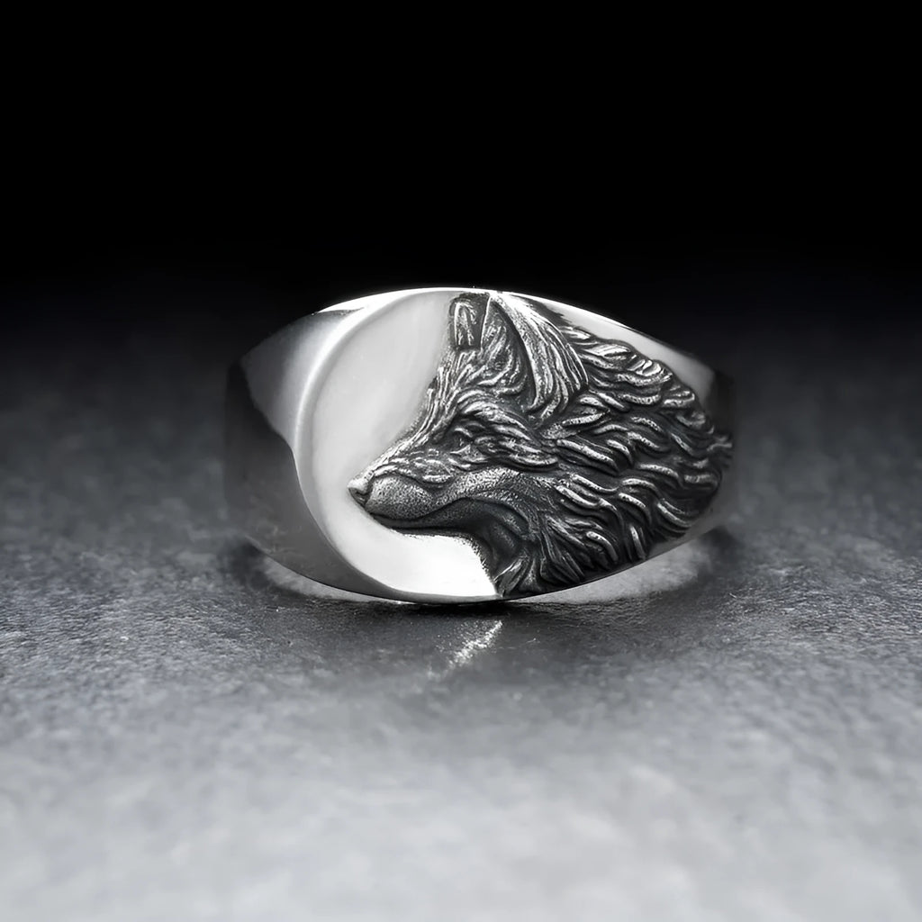 Men's geometric wolf head alloy ring in silver, showing detailed retro design on a solid metal band.