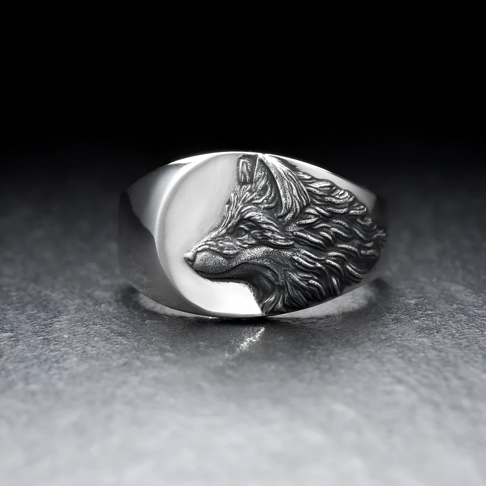 Men's geometric wolf head alloy ring in silver, showing detailed retro design on a solid metal band.