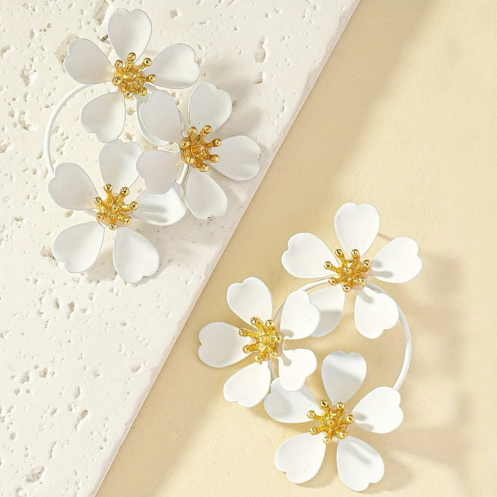 Retro floral earrings for women in iron with black or white baking varnish finish