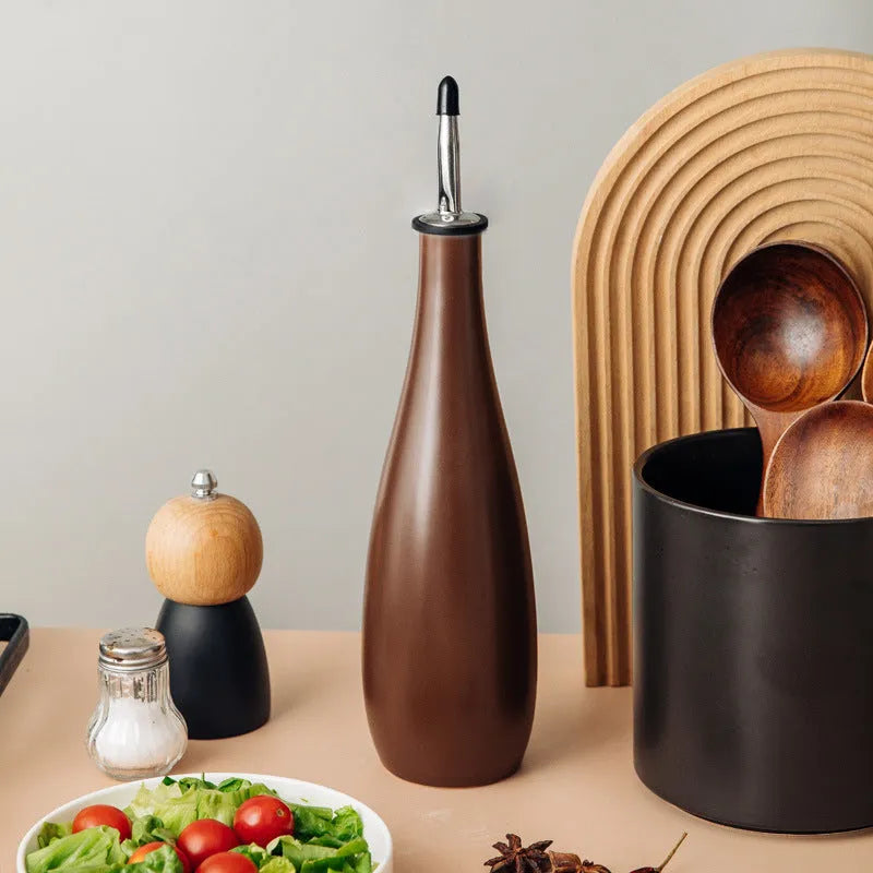Ceramic oil pot with funnel and brush, 650ml capacity in black, coffee, or white ceramic