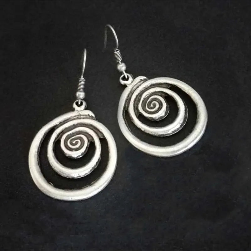 Retro geometric spiral distressed silver alloy earrings measuring 2.6cm by 5cm