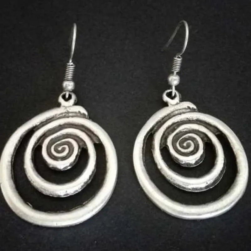 Retro geometric spiral distressed silver alloy earrings measuring 2.6cm by 5cm