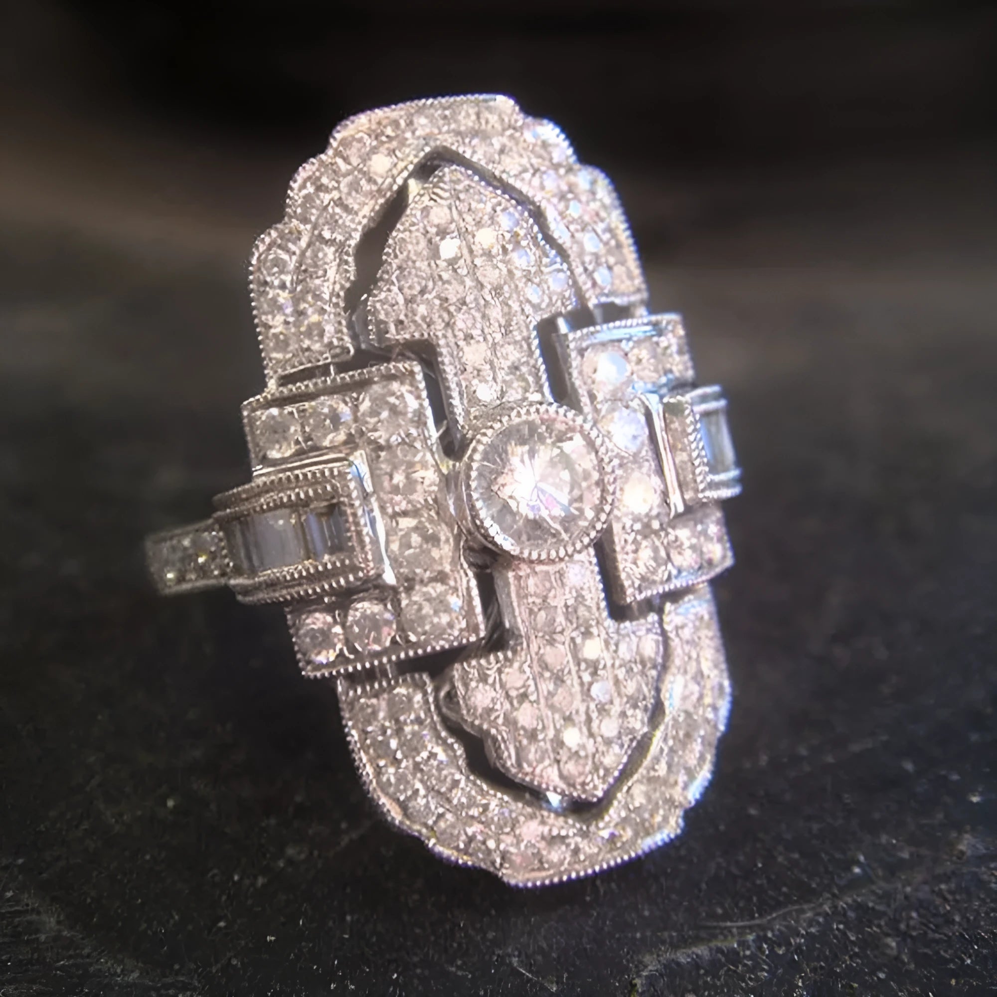 Geometric copper ring with full rhinestone zircon stones in F1438 white gold colour, unisex style, available in sizes no.6 to no.10