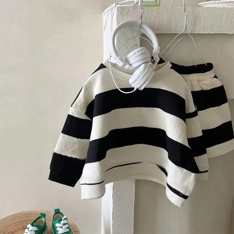 Children's striped fleece and shorts two-piece set in black stripes, polyester, long sleeves, spring casual