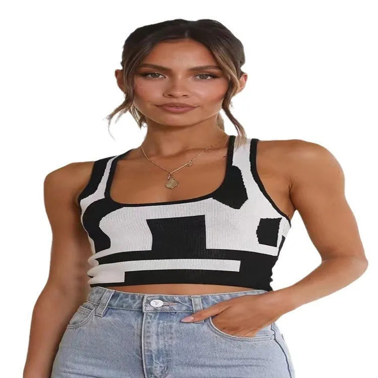 Women's U collar camisole vest in contrast colours, slim fit street fashion top with exposed navel detail