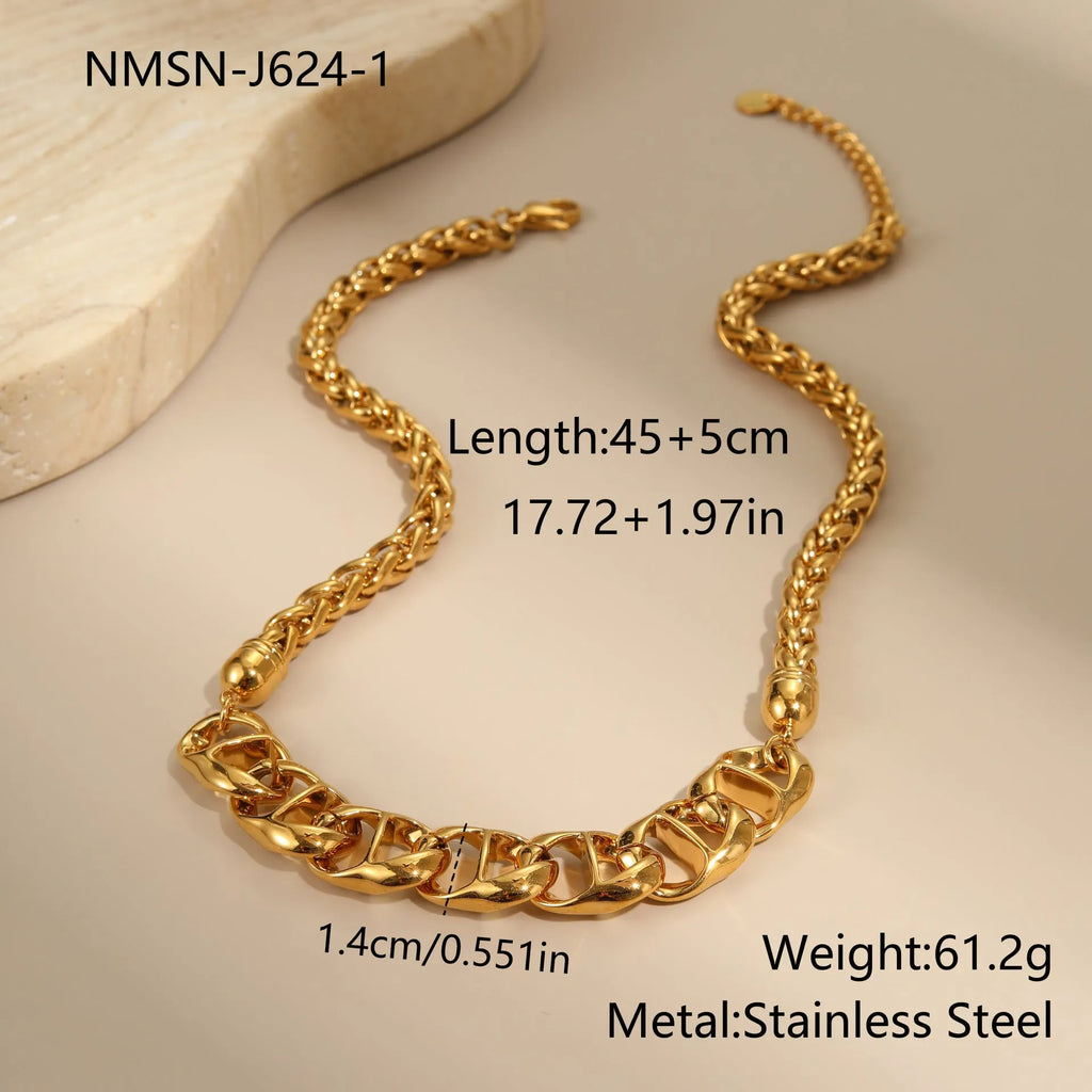 Geometric stainless steel necklace with 18K gold plating in regular chain style