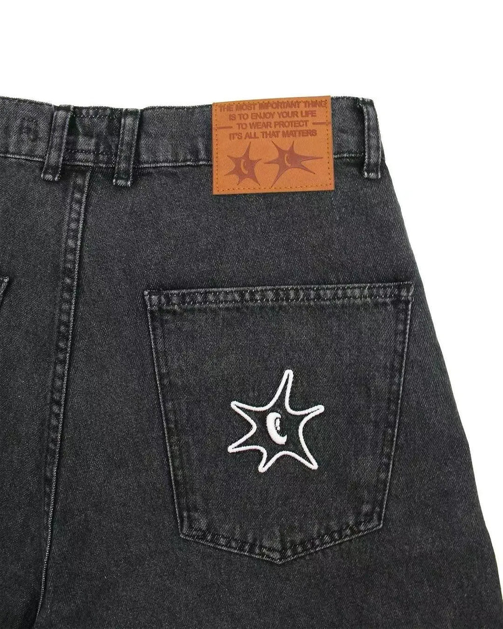 Men's straight-leg denim shorts in D36 colour with a casual hip hop style
