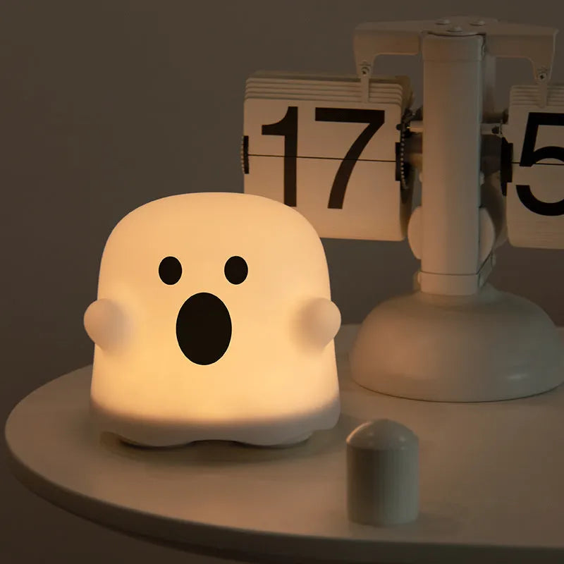 Silicone touch sensor night light for children's bedrooms with portable handheld design