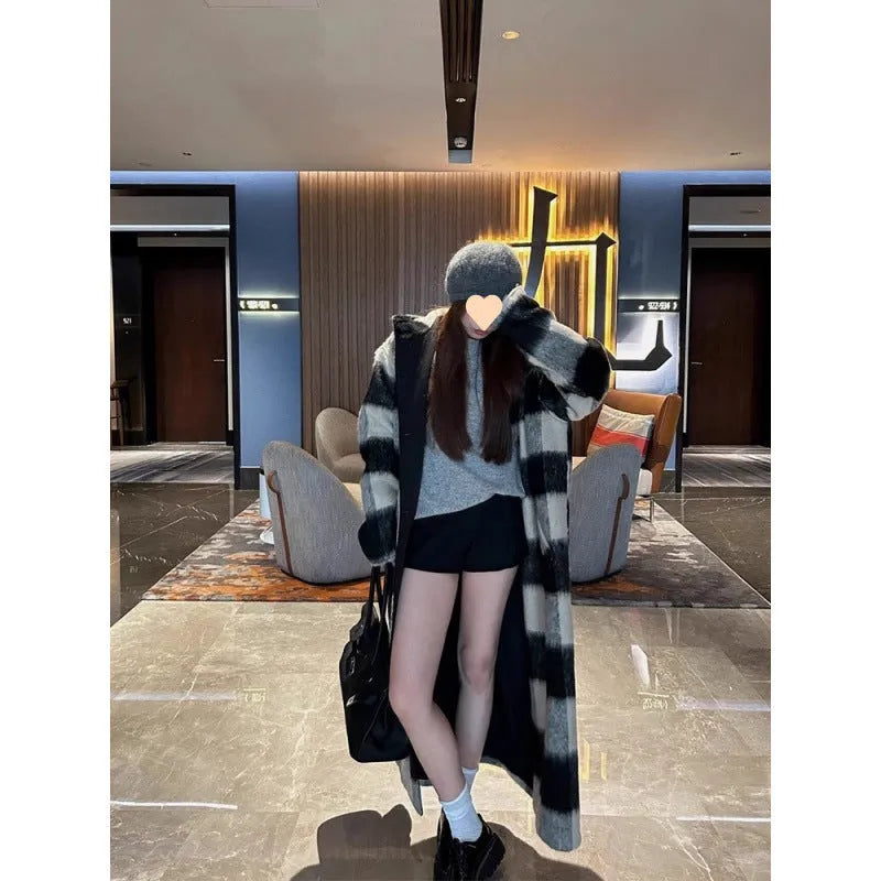 Mid-length loose woolen coat in beige black plaid, sizes L to 4XL.