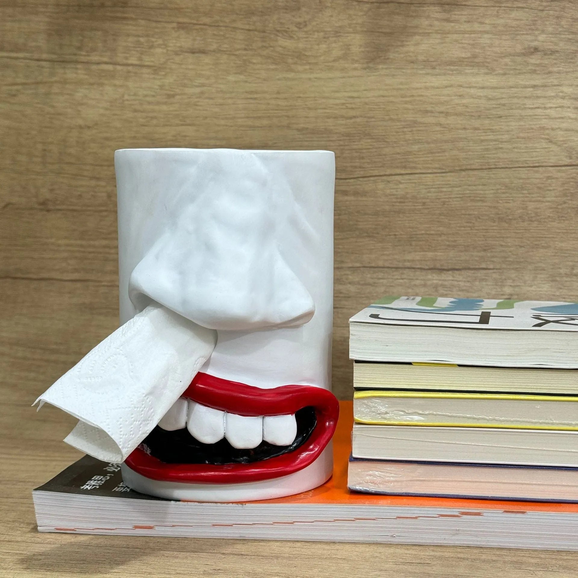 American-style fun design resin tissue box cover for desktop decoration, 8.5 cm by 14.6 cm.