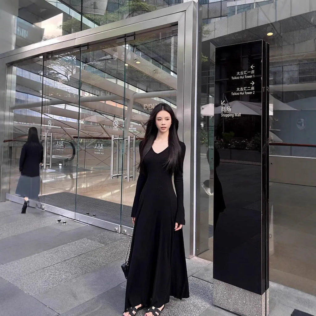 Knitted women's high waist hooded long sleeve dress in solid colour with splicing detail