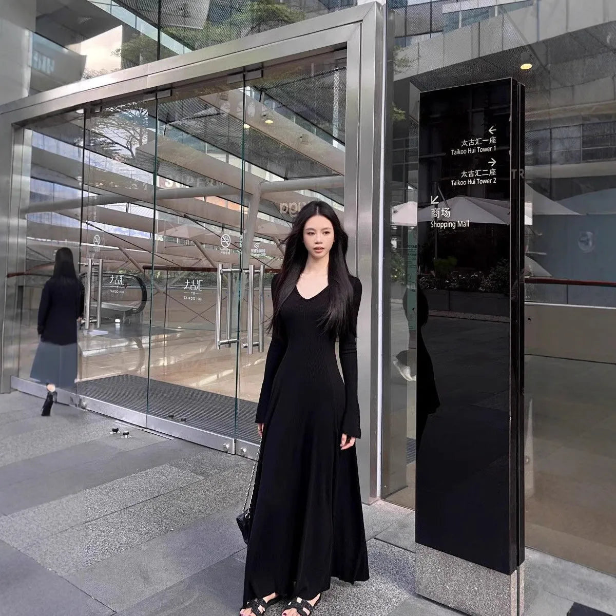 Knitted women's high waist hooded long sleeve dress in solid colour with splicing detail