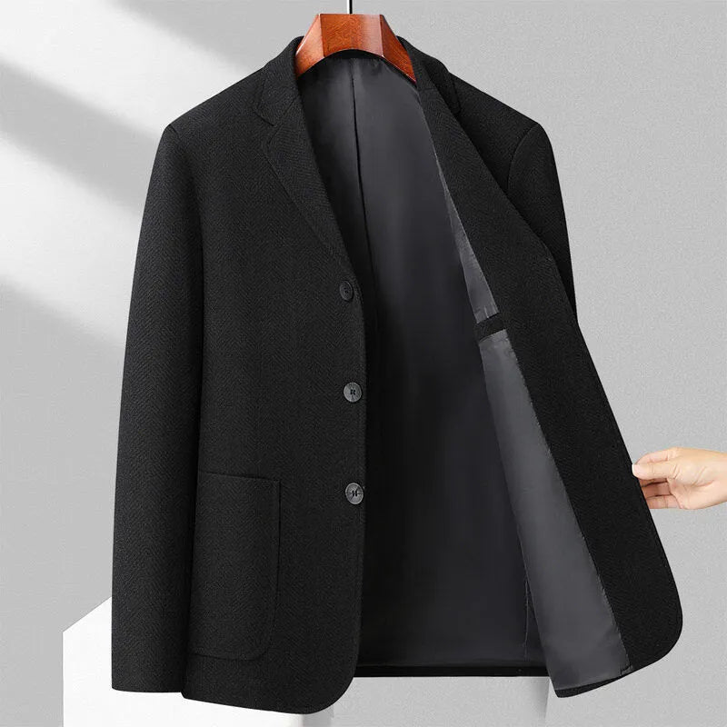 Men's solid colour loose fit coat in polyester fabric for spring and autumn casual wear