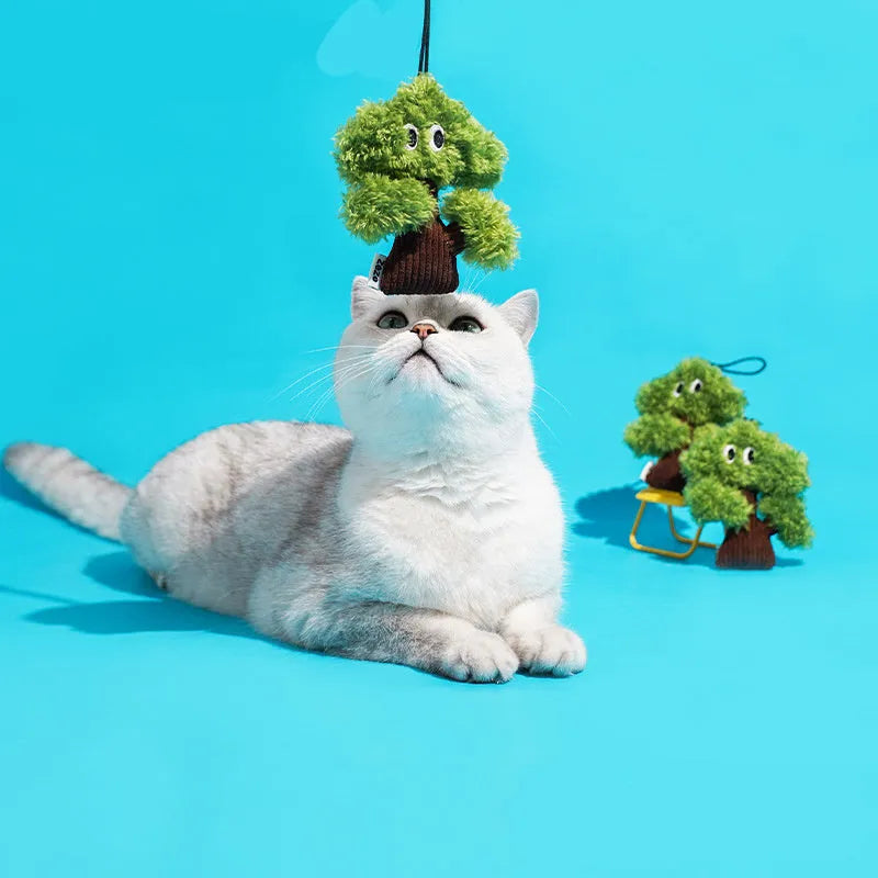 Pine tree shaped cat mint toy pendant with self-hi grinding feature in three sizes