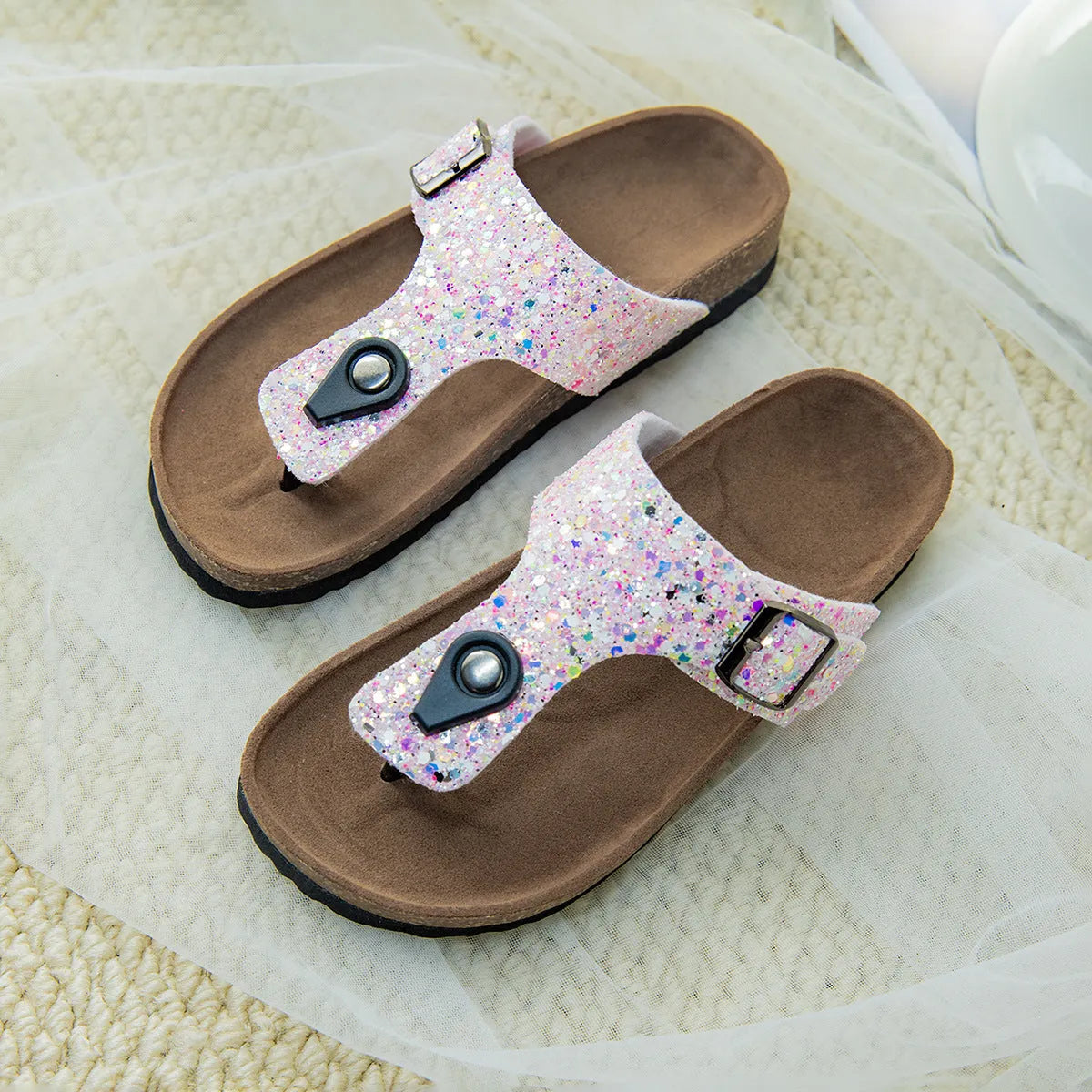 Children's cork flip-flops in pink with non-slip soles and perforated uppers