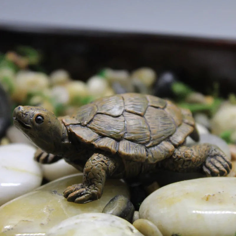 Resin turtle garden ornament with realistic details for miniature landscapes