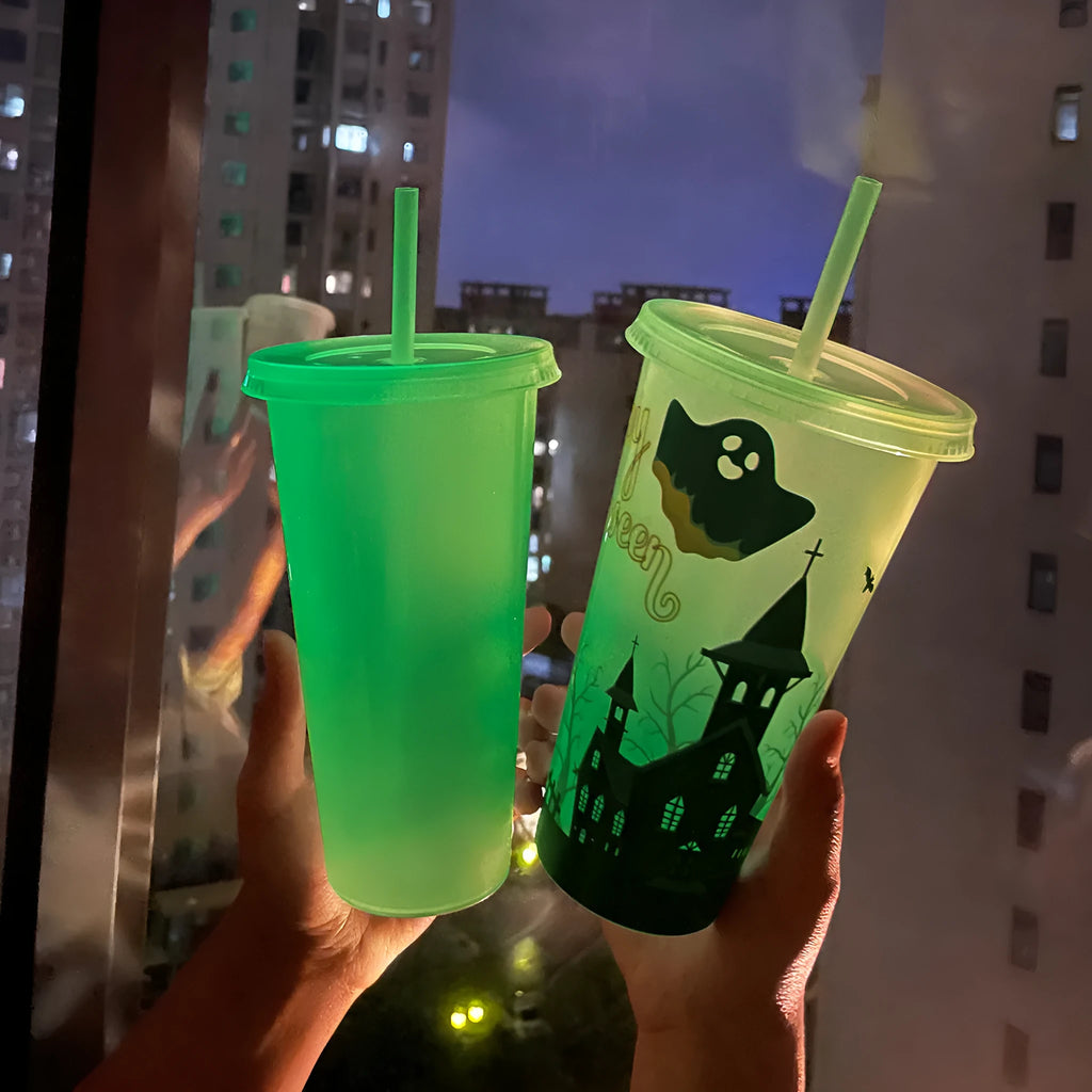720ml plastic sippy cup with luminous straw in assorted colours for Halloween.